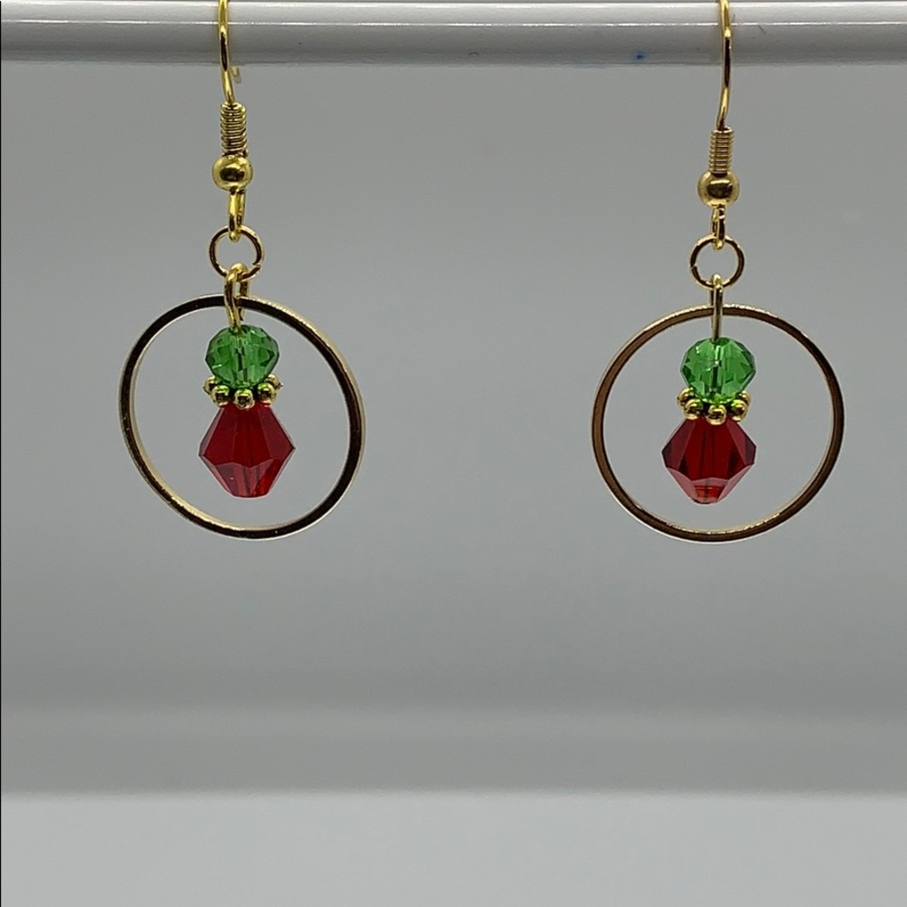 21059 Red & green rhinestone earrings
